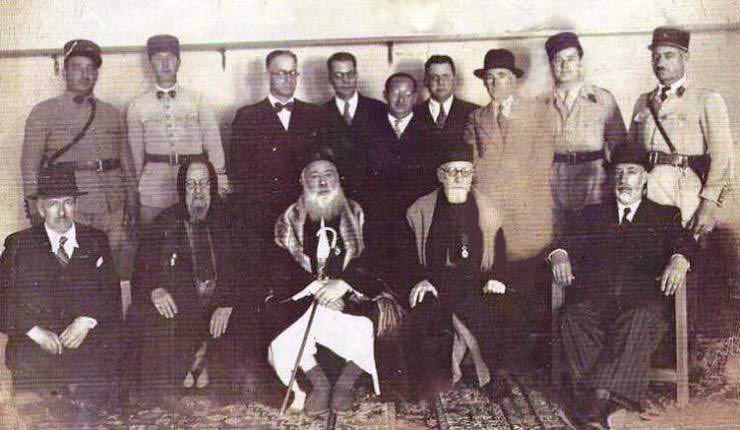 Congrès Rabbinique à Rabat à l’époque du Protectorat français. Au centre Rabbi Chaoul Aben Danan ; à gauche Rabbi Yossèf...