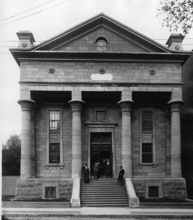 La première congrégation au Canada, la Shéérite Israël, naît à Montréal en 1768. Elle fait construire la première synago...