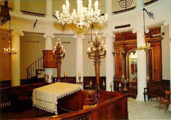 Intérieur de la Synagogue d’Avignon, France