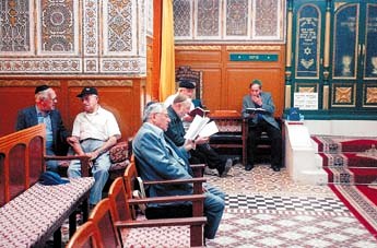 La synagogue Sadoun de Fès aujourd'hui, lors d'un évènement célébré avec un tout petit Minyane