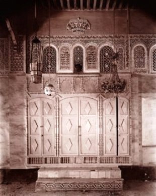 Arone Hakodèch de la Synagogue Berduguo à Méknes, Maroc