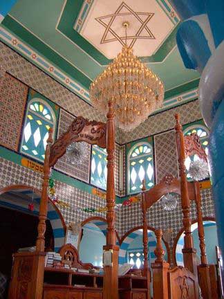 L'intérieure de la synagogue Zarsis, Tunisie