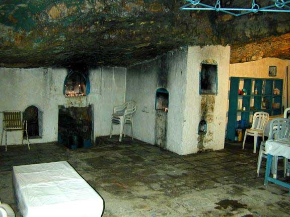 18. Intérieur du Bèt Hamidrach de Chèm Véévèr.