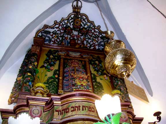 Le fameux décor du Hékhal de la synagogue du Ari Zal à Tsfat