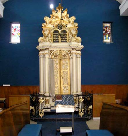 Hékhal de style italien de la magnifique et fameuse synagogue Hékhal Shlomo de Jérusalem