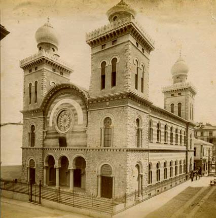 Photo de la grande synagogue de la ville de Torino en Italie, prise en 1900