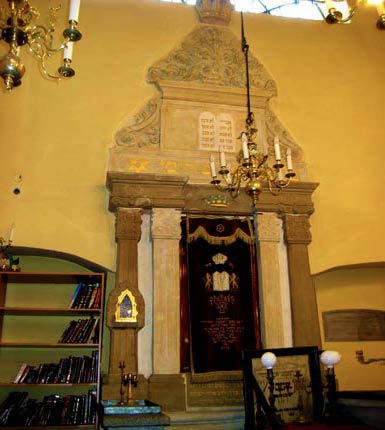 Arone Hakodech de la synagogue du Rama à Cracovie en Pologne