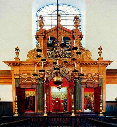Arone Hakodèch de la grande synagogue Bevis Marks à Londres