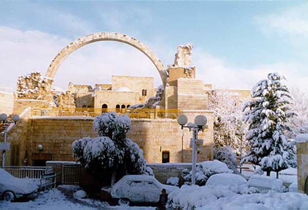 15. La 'Hourva sous un manteau de neige