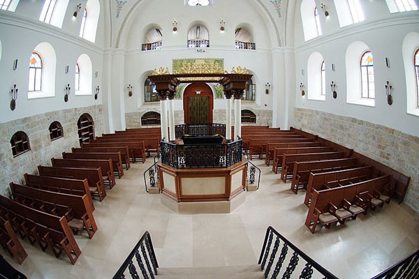 19. Magnifique vue d'ensemble de l'intérieur du Bèt Hamidrach
