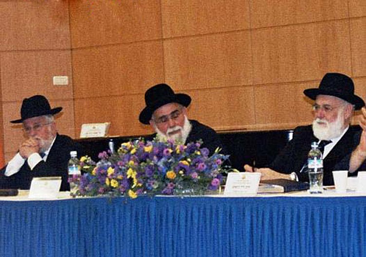 16. Lors d'un congrés Rabbinique aux cotés du Grand Rabbin Séfarade de Montréal rabbi David Sabbah