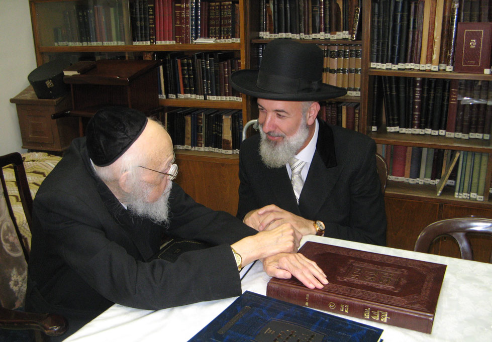 23. Avec le Grand Rabbin Achkénaz d'Israël Rav Yona Metzger qui ne pouvait prendre aucune décision sans le consentement...