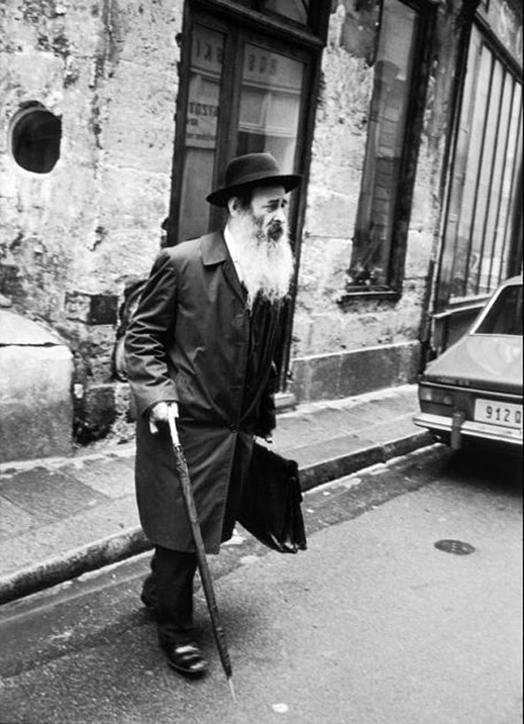 7. Au 23 bis, rue des Rosiers, 1975.