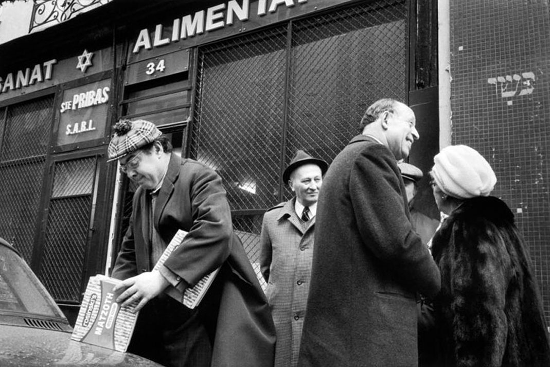 17. Au 34, rue des Rosiers, 1975.