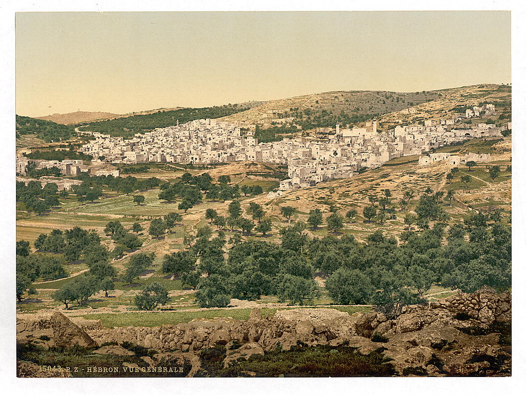 8. Vue panoramique de Hébron, où sont enterrés les Patriarches.
