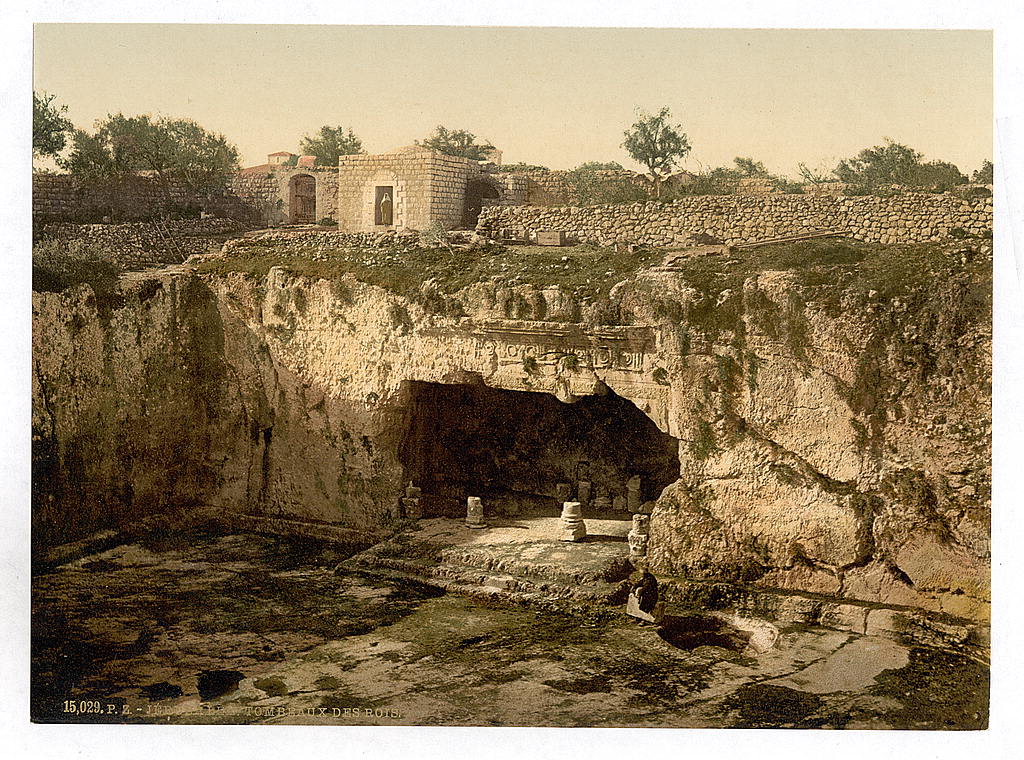 23. Le Tombeau des Rois est un ensemble de tombes monumentales taillées dans le roc datant de la période du Second Templ...