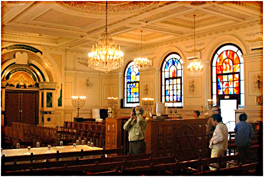1. Le temple Beth El, Casablanca. Sur la trentaine de synagogues que compte Casablanca aujourd’hui, c’est sans doute la...