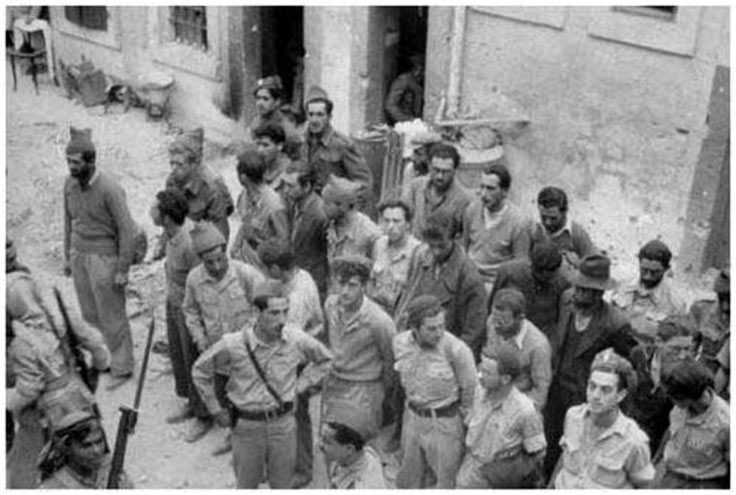 10. Prisonniers juifs dans l'attente du verdict.