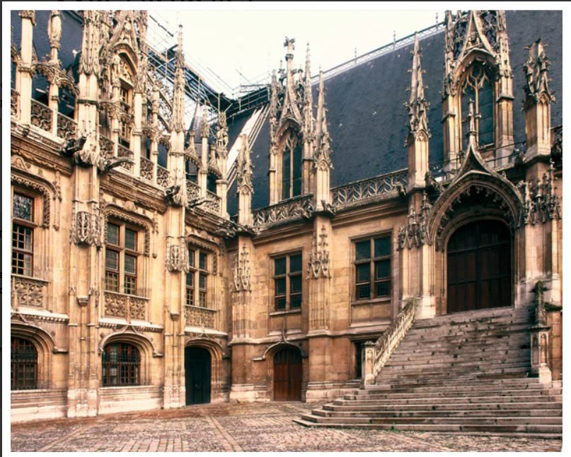 1. La cour du Palais de justice sous laquelle a été découverte à Rouen la « Maison Sublime en 1976.