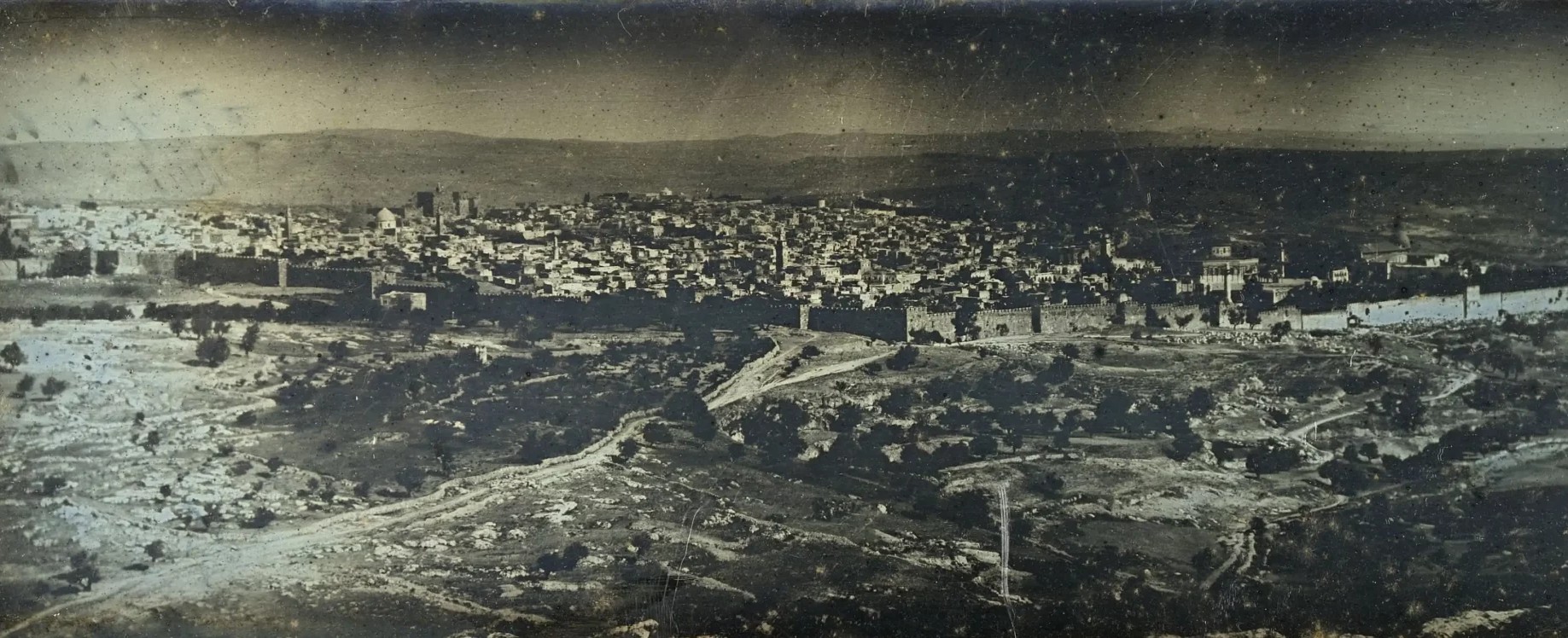 11. Vue panoramique des murailles