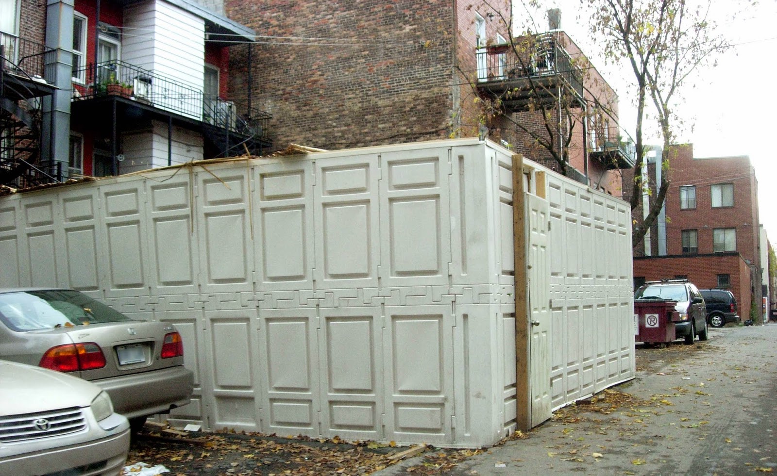 Soukka Légo géante à Outremont, quartier résidentiel de Montréal.