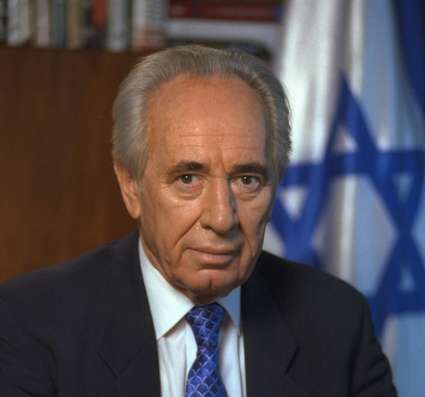 Peres commémore la Shoah