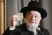 La Légion d'honneur pour le Grand Rabbin Meir Lau