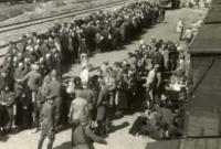 Le PDG de la SNCF inaugure une exposition sur la Shoah