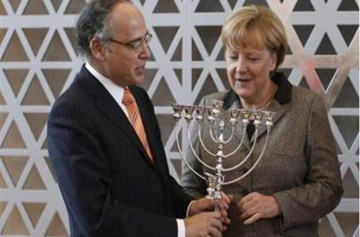 Angela Merkel apaise les juifs d'Allemagne et réitère son soutien à Israël