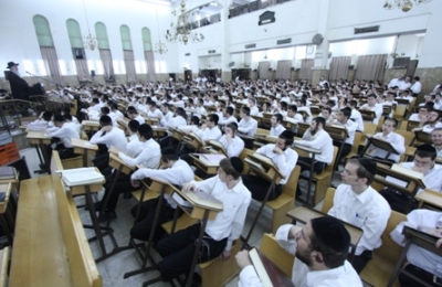 La Cour Suprême coupe les fonds des Yeshivot