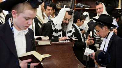 À New York, 50.000 juifs ont honoré le rabbi de Loubavitch