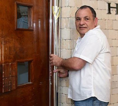 Un boitier géant de Mézouzah en lice pour le Guinness des records