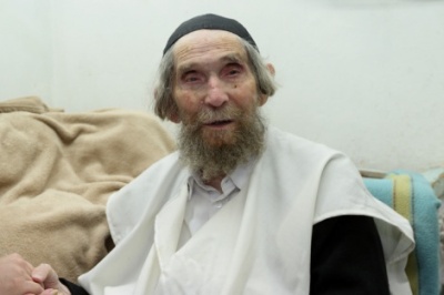 La réponse du Rav Steinman à une jeune fille déjà âgée et pas encore mariée