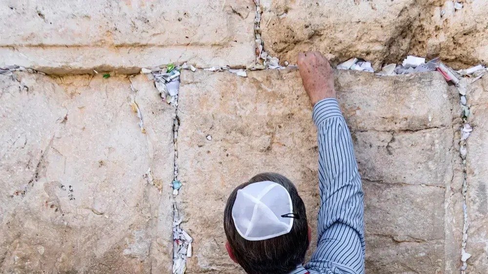 Placer un Message entre les pierres du Kotel par internet !