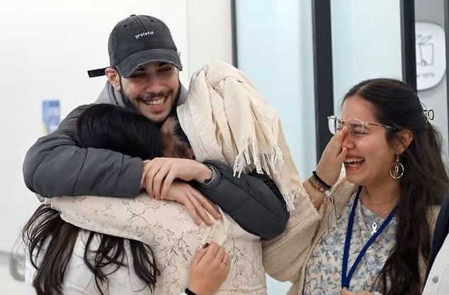 Eliyah Cohen, délivré du Hamas, fête son anniversaire : « Merci pour le miracle »