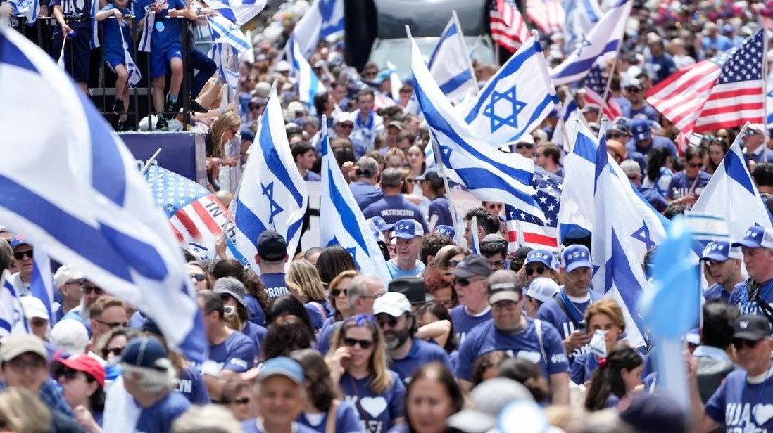 Marche pour Israël à New York : Boycott Historique de Mamdani et Colère de la Communauté Juive