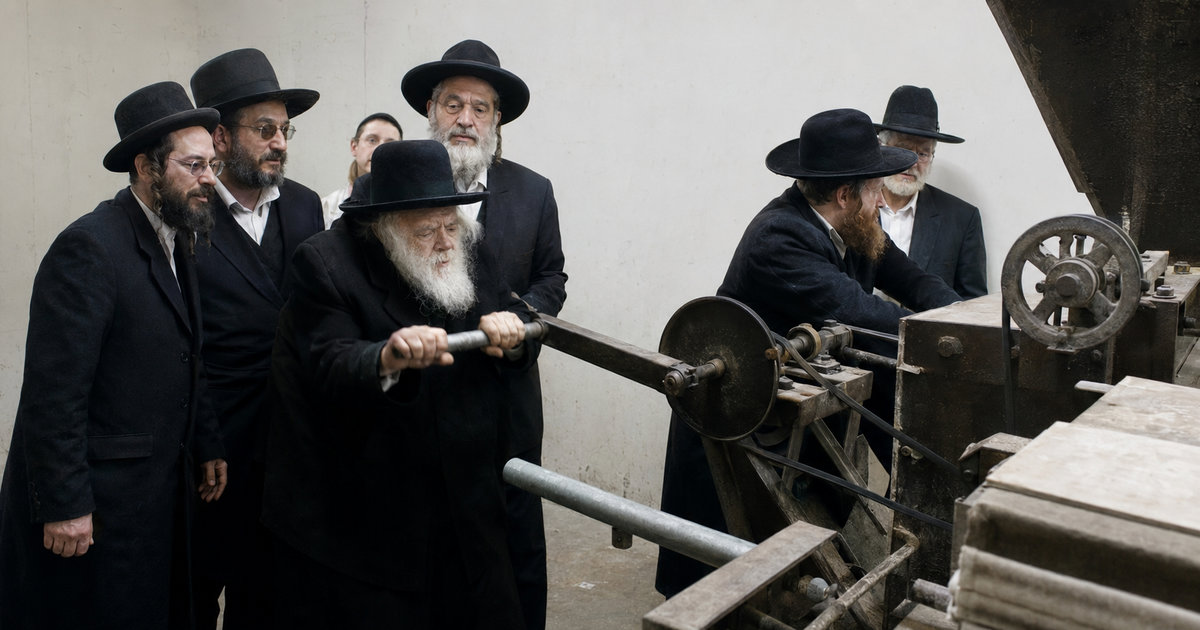 Exceptionnel : Rav Kanievski moud le blé avant Péssa'h