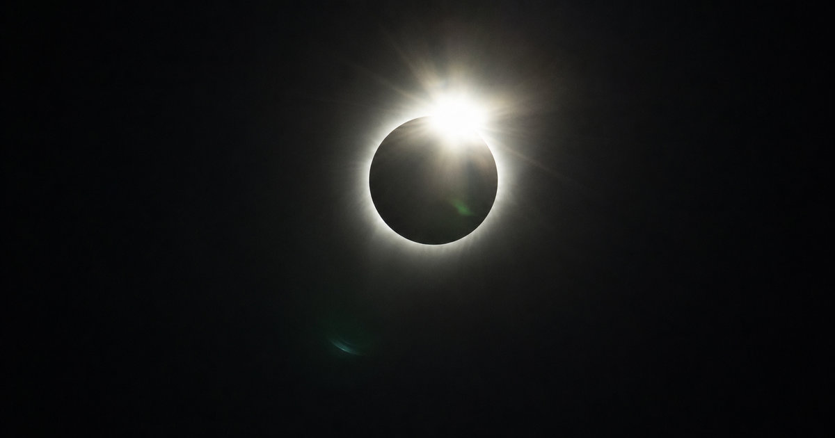 Une étoile de David dans l'éclipse